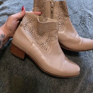 Vionic Beige Tan Perforated Leather Ankle Boots